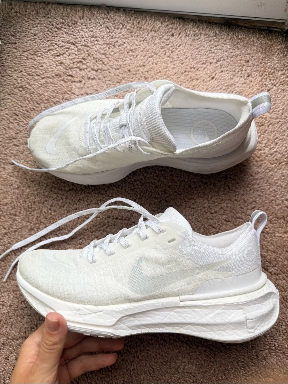 Nike ZoomX Invincible Run 3 White Photon Dust size 7 women with defect!!!